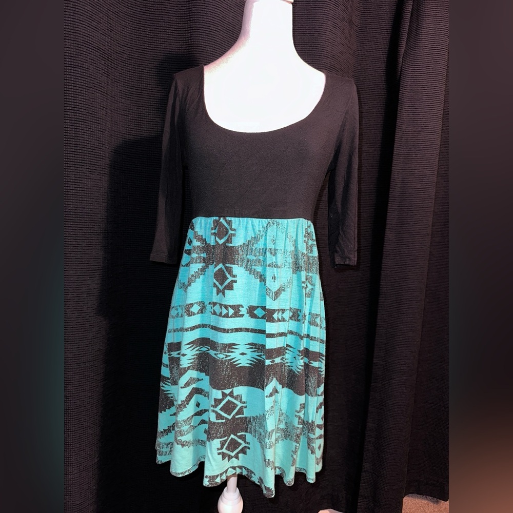 Fascination (can be worn by itself, or as a tunic). 3/4 sleeve